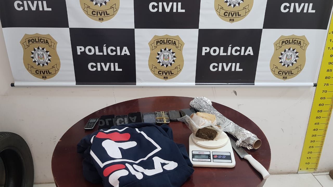 Polícia Civil prende quatro pessoas por tráfico e esclarece roubo em Comercio de Gramado
