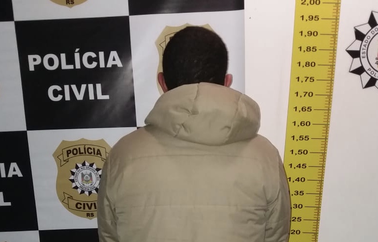 Polícia Civil de Gramado prende homem e apreende moto e objetos furtados no Centro