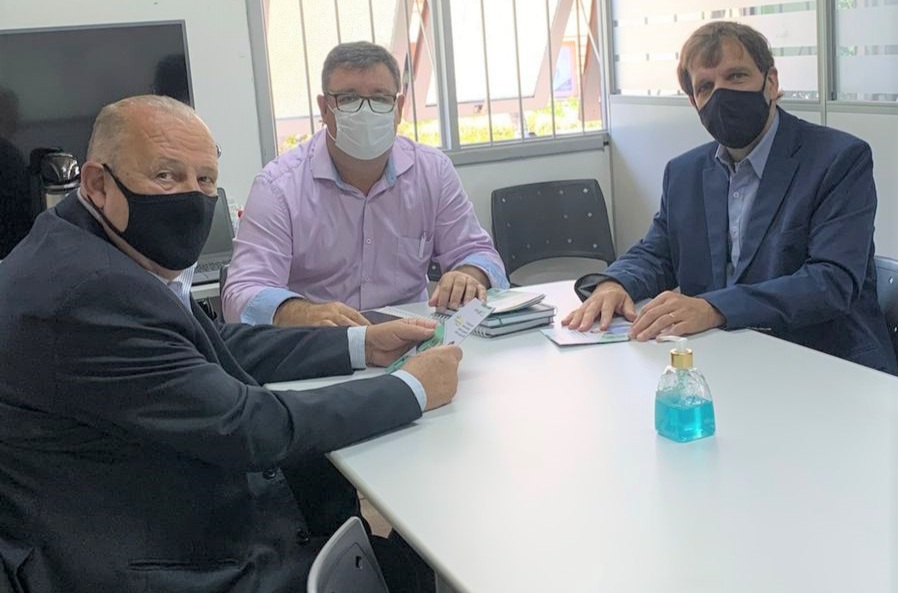 Secretaria de Inovação participa de reunião com gerentes do BRDE