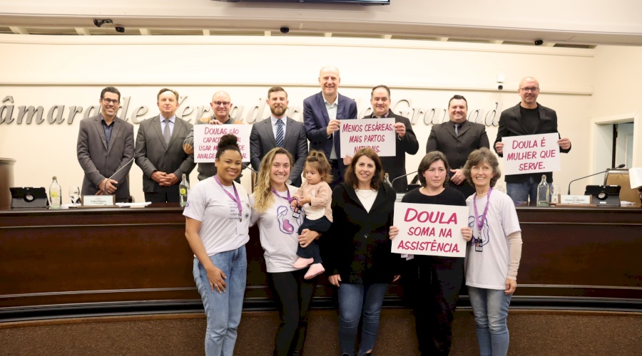 Aprovado projeto que garante presença de doulas no hospital de Gramado
