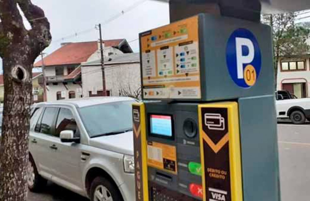 Cobrança do estacionamento rotativo em Gramado será retomada a partir de segunda-feira