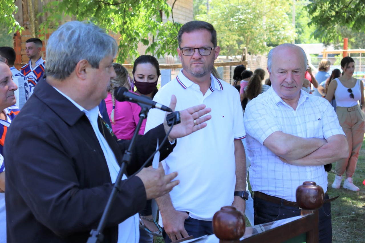 Prefeitura de Gramado inaugura asfalto na Linha Moreira