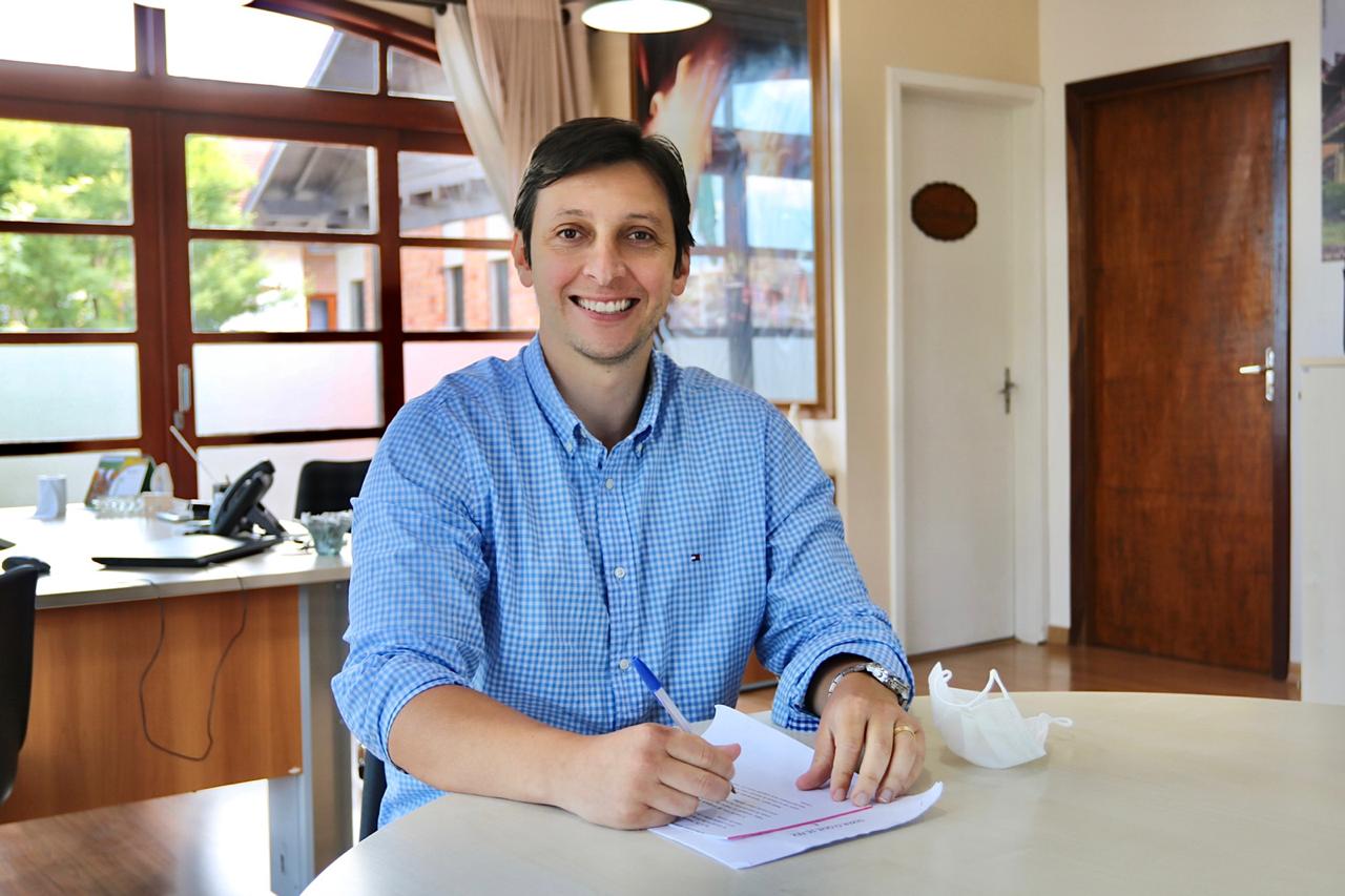 Gilberto Cezar assume como prefeito de Canela até o fim do mês