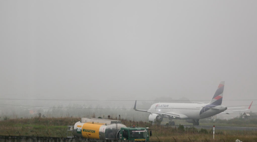 Novo procedimento que auxilia pousos com neblina já está em operação no aeroporto de Caxias e deve reduzir cancelamentos de voos, contribuindo para o turismo da região
