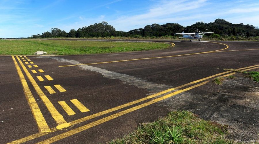 Aeroporto de Canela retoma operações após liberação da Anac