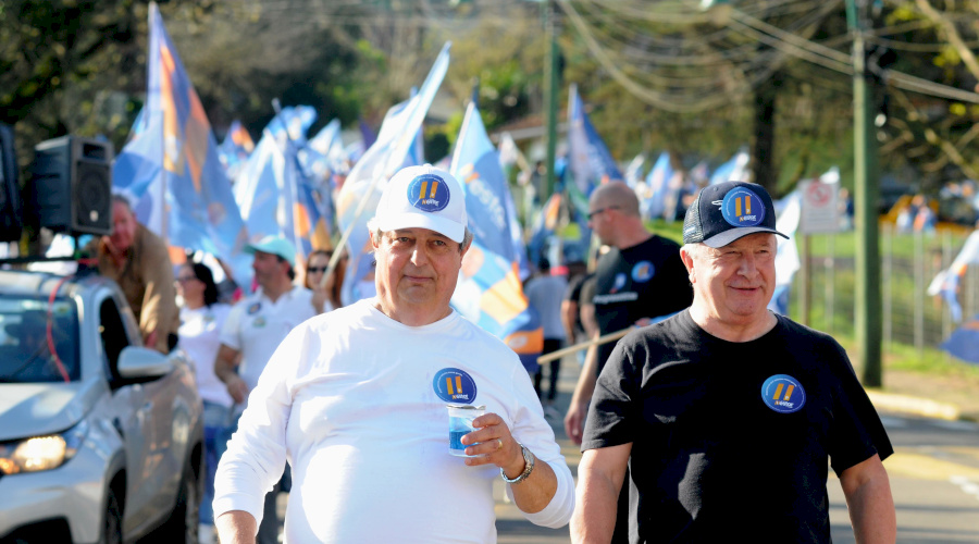 Bairros Moura e Dutra recebem caminhada de Nestor e Luia
