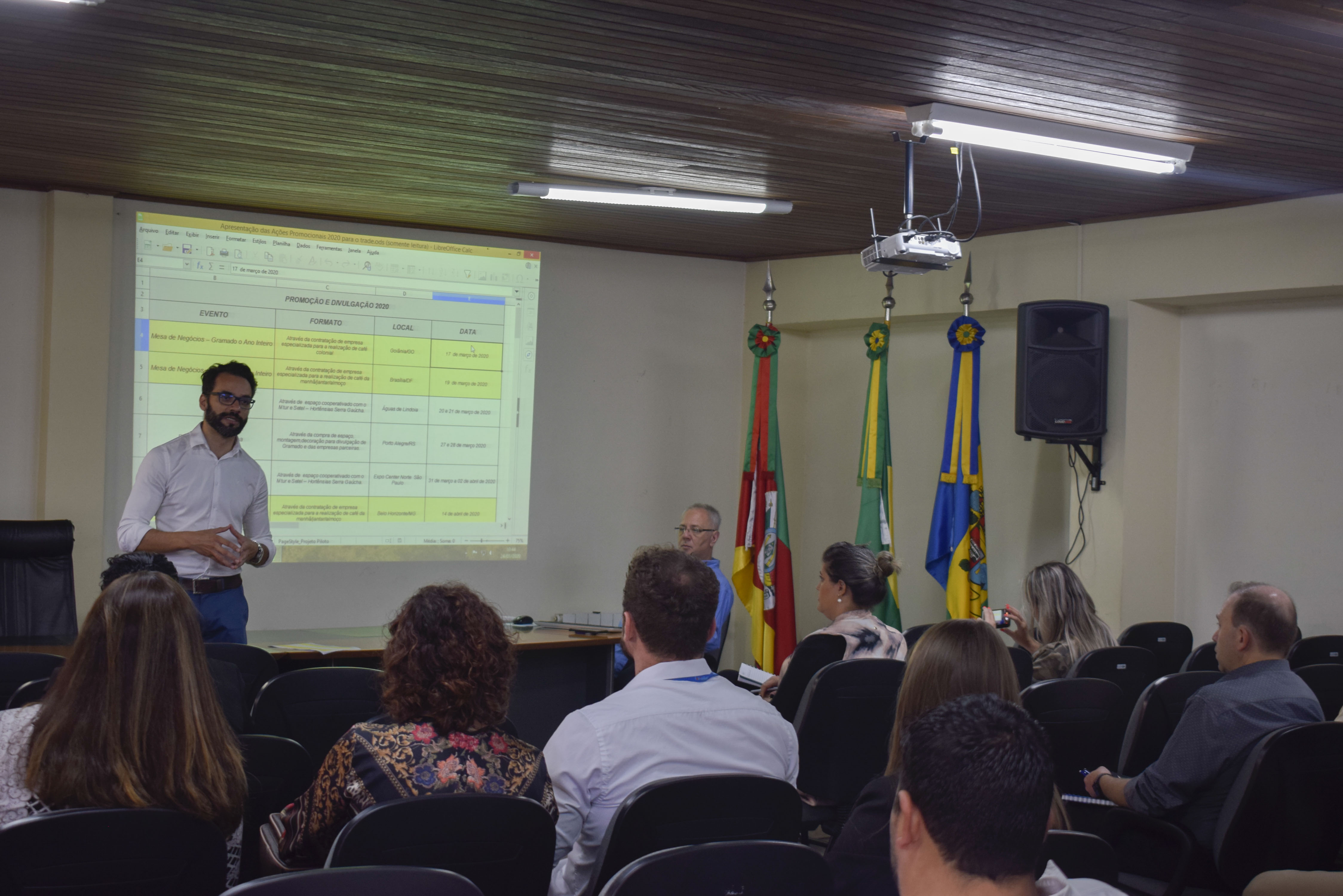 Secretaria de Turismo discute calendário de promoção e divulgação de Gramado para 2020