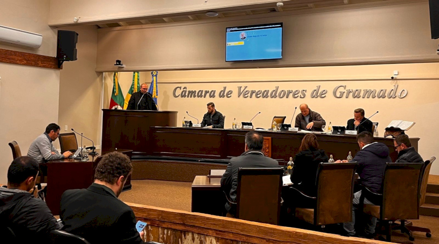 Câmara aprova subsídios do prefeito, vice, secretários e vereadores para o período de 2025 a 2028