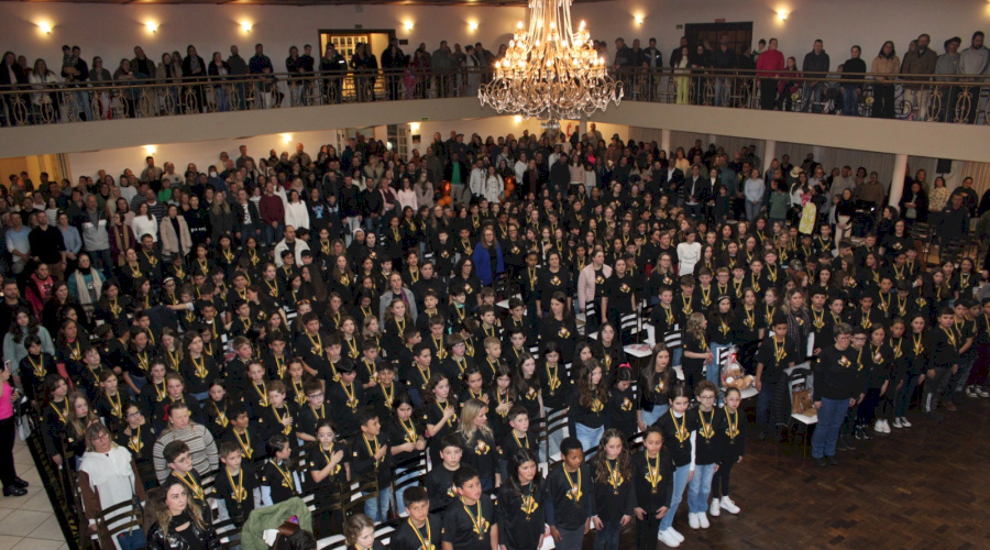 Brigada Militar realiza formatura de 292 alunos do PROERD em Gramado